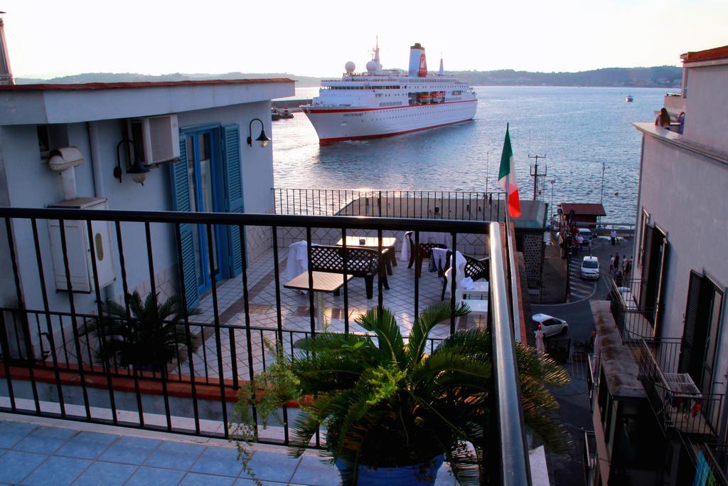 Hotel Darsena Pozzuoli Ngoại thất bức ảnh